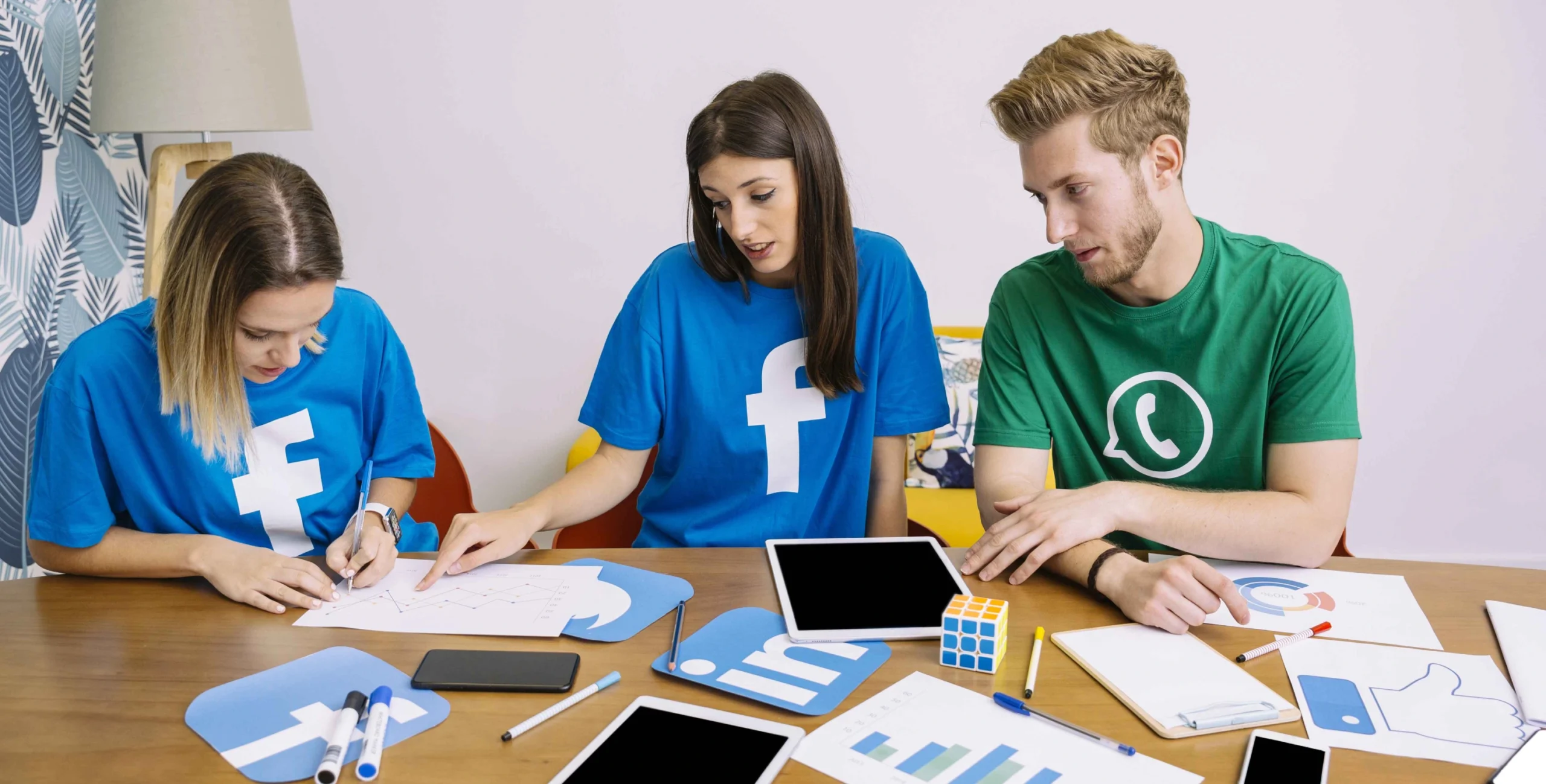 social-media-team-discussing-plan-workplace